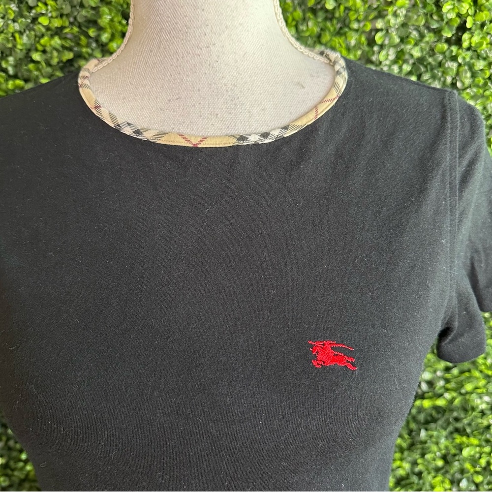 Burberry Black Tee with Red Logo and nova check Patterned Collar short sleeve - Picture 11 of 12